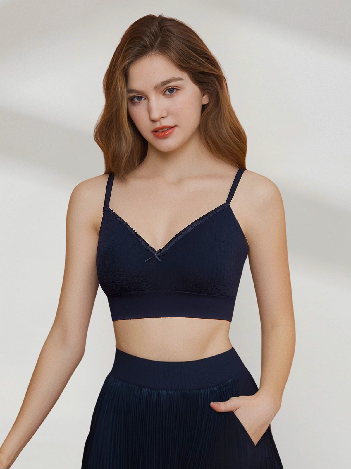 Basic Seamless Lace-Trimmed V-Neck Bralette
