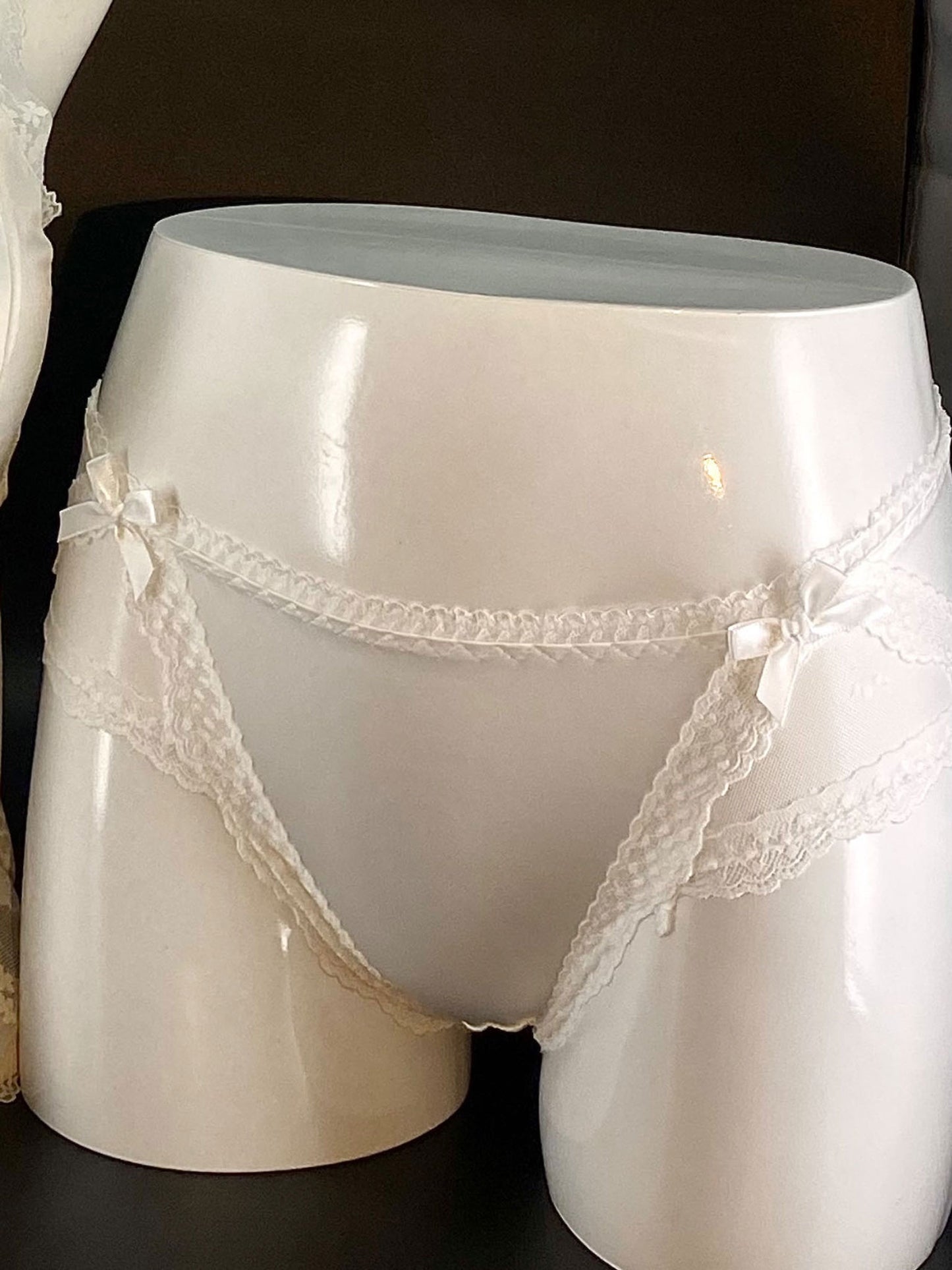 Sexy Low-Waist Ice Silk Laced Underwear